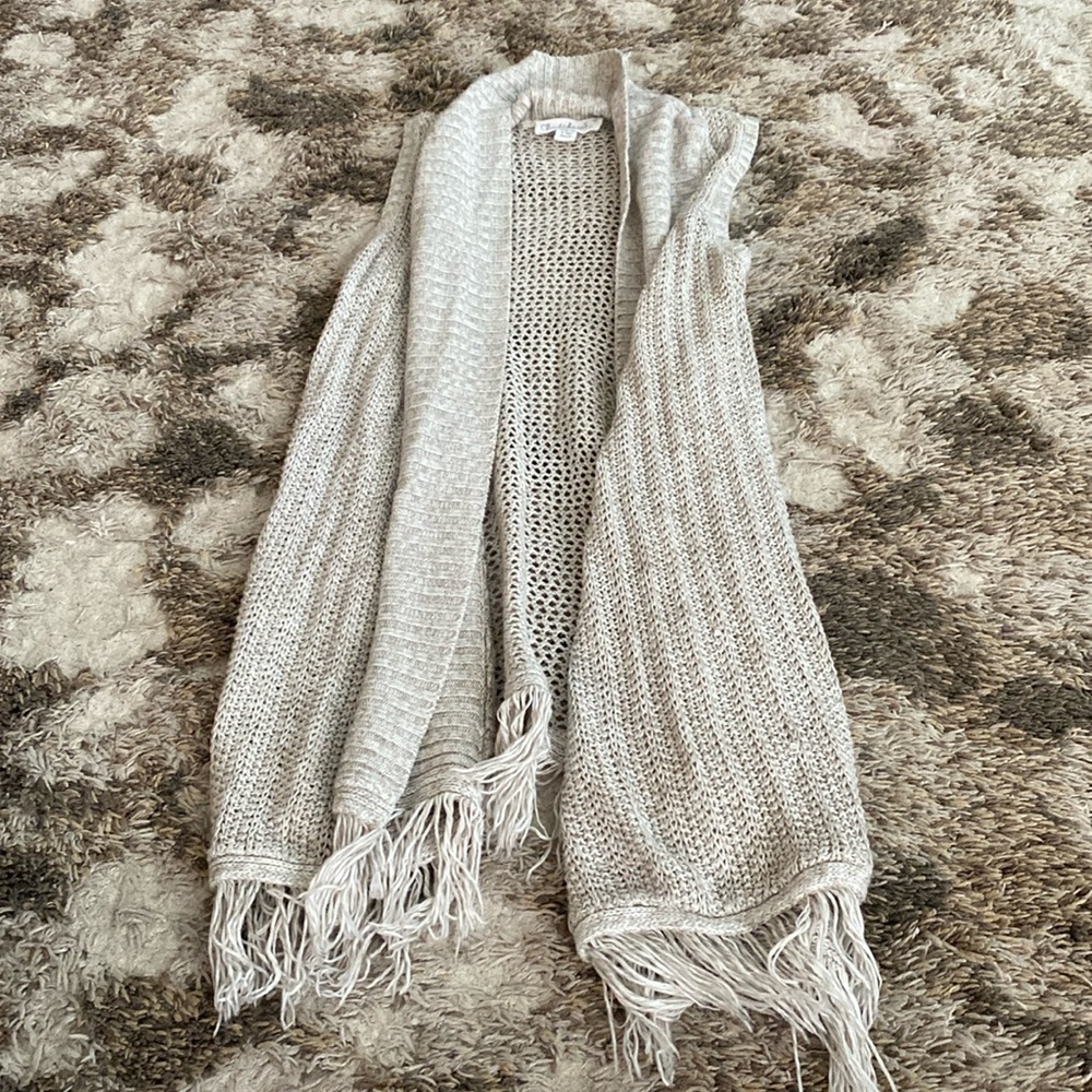 Cloud Chaser sleeveless sweater. Size: youth medium